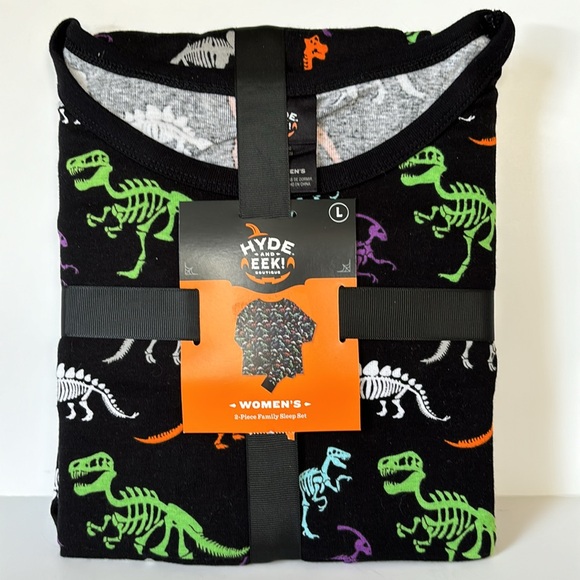 Hyde and Eek Women’s Halloween Dinosaur Skeleton Print Pajama Set - Picture 3 of 13